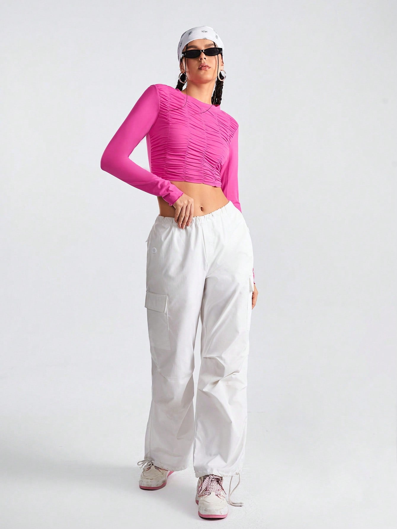SHEIN Sports Camiseta De Manga Larga Con Cuello Redondo Y Pliegues Para Mujer De Color Sólido