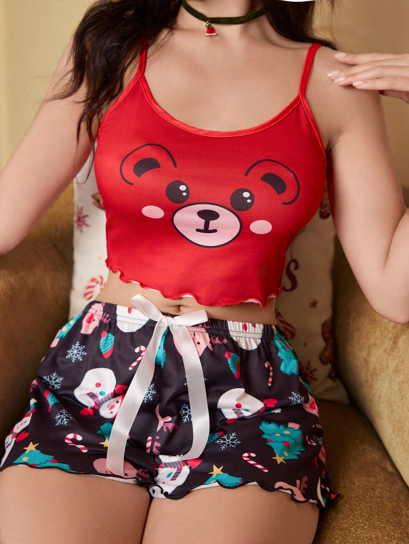 SHEIN SweetSlumber Pijama de camiseta de tirantes y pantalones cortos con estampado de osito de dibujos animados para mujeres en Halloween