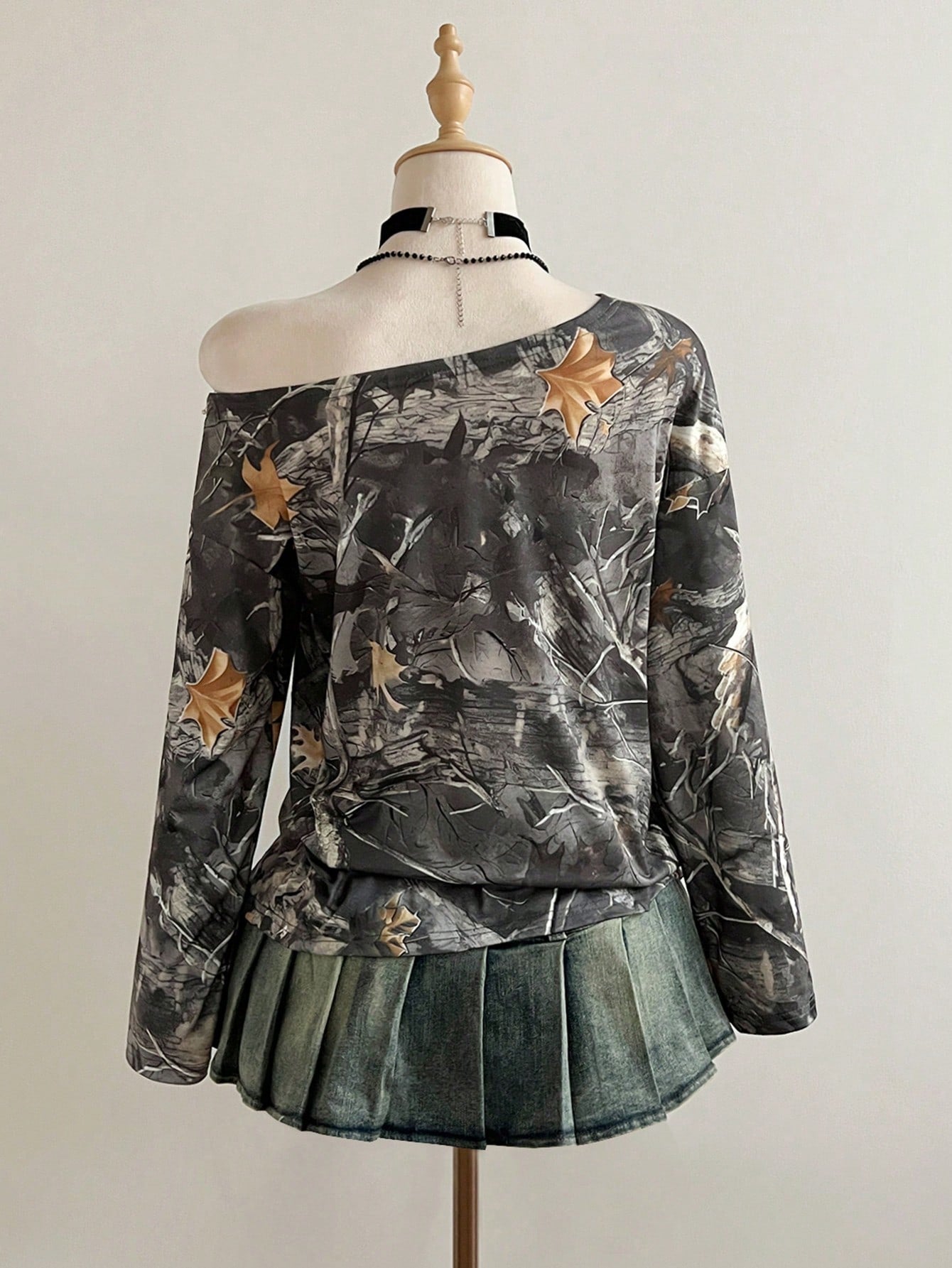 Elamini Camiseta de moda de manga larga con hombros descubiertos y estampado de ramas para mujer