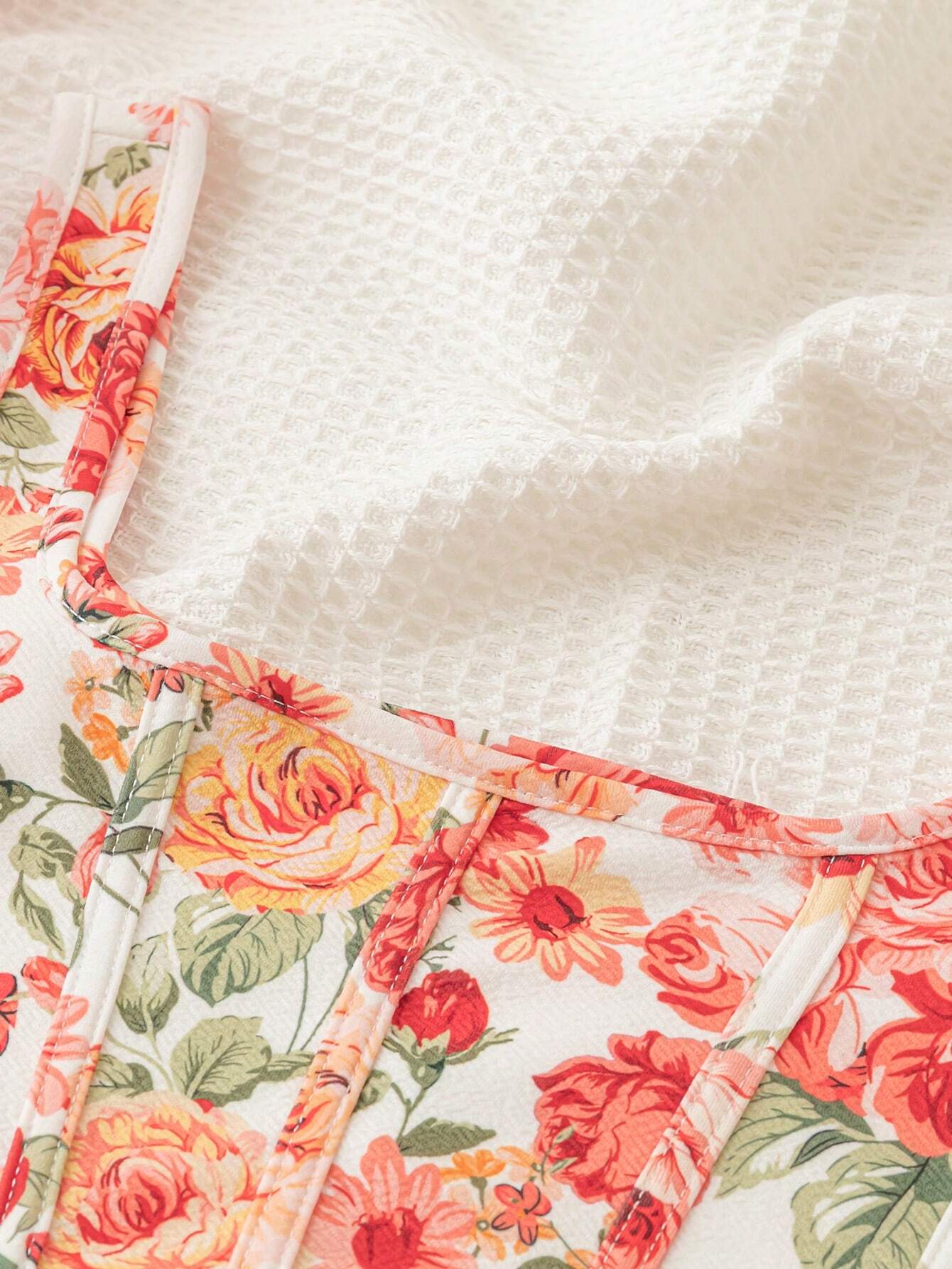 SHEIN VCAY Top De Tanque De Vacaciones Con Dobladillo Asimétrico Y Estampado Floral