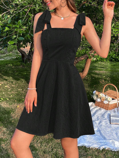 SHEIN VCAY Vestido de tirantes de hombros con cordón