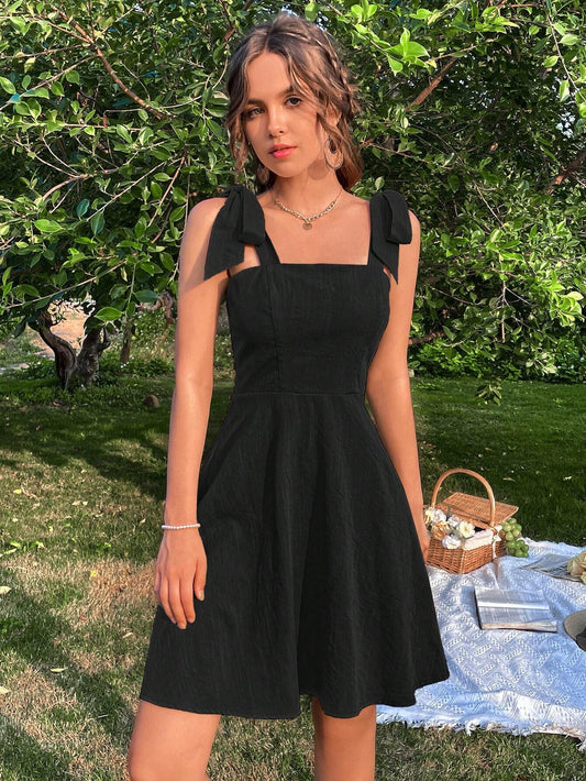 SHEIN VCAY Vestido de tirantes de hombros con cordón