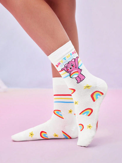 SHEIN X Care Bears 2 pares de calcetines de tripulación con estampado de oso de dibujos animados para mujeres