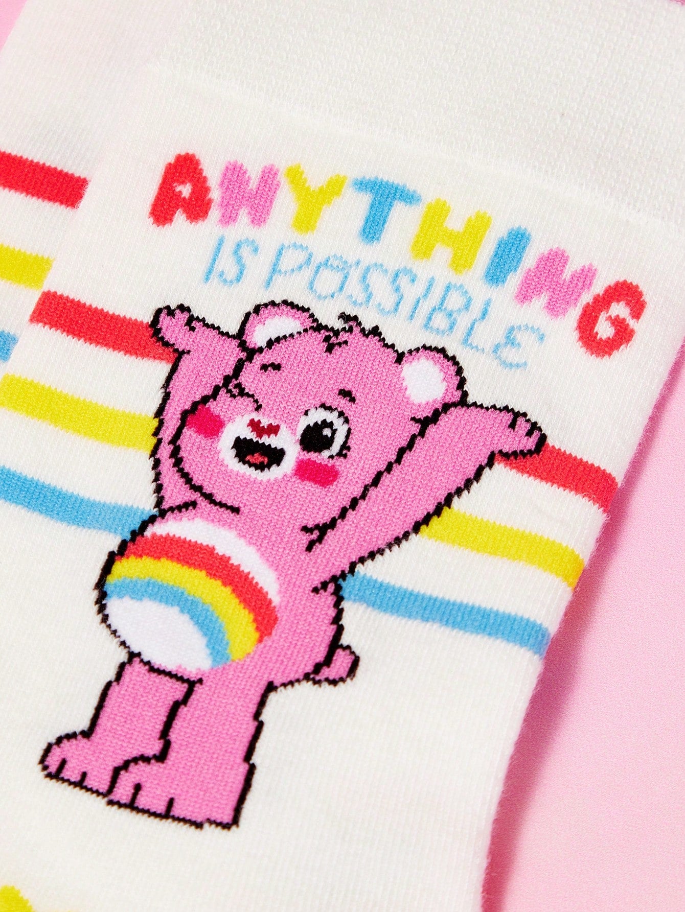 SHEIN X Care Bears 2 pares de calcetines de tripulación con estampado de oso de dibujos animados para mujeres