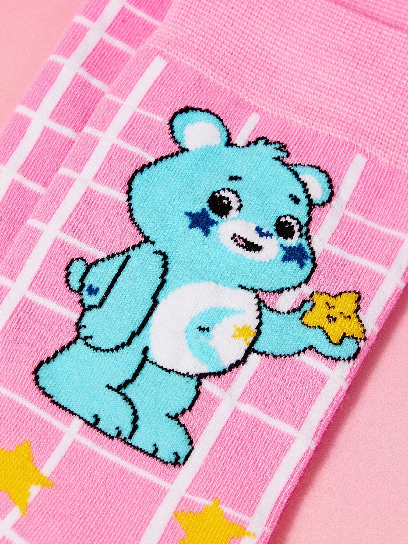SHEIN X Care Bears 2 pares de calcetines de tripulación con estampado de oso de dibujos animados para mujeres