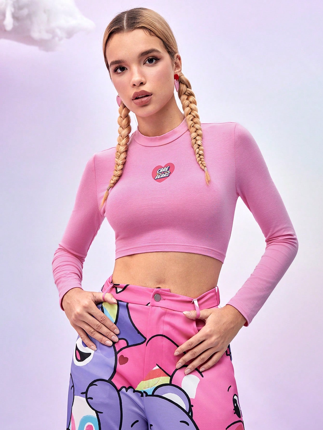 SHEIN X Care Bears DAYDREAMS AND ICE CREAMS Camiseta corta de manga larga con estampado de letras y corazones, de diseñador, para mujer, de estilo casual
