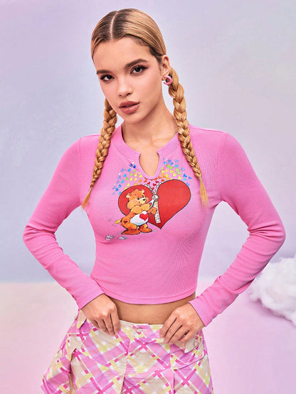 SHEIN X Care Bears FREAK CITY Camiseta corta de manga larga con cuello en V entallada y estampado de dibujos animados de diseñador