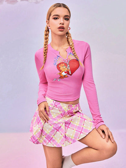 SHEIN X Care Bears FREAK CITY Camiseta corta de manga larga con cuello en V entallada y estampado de dibujos animados de diseñador