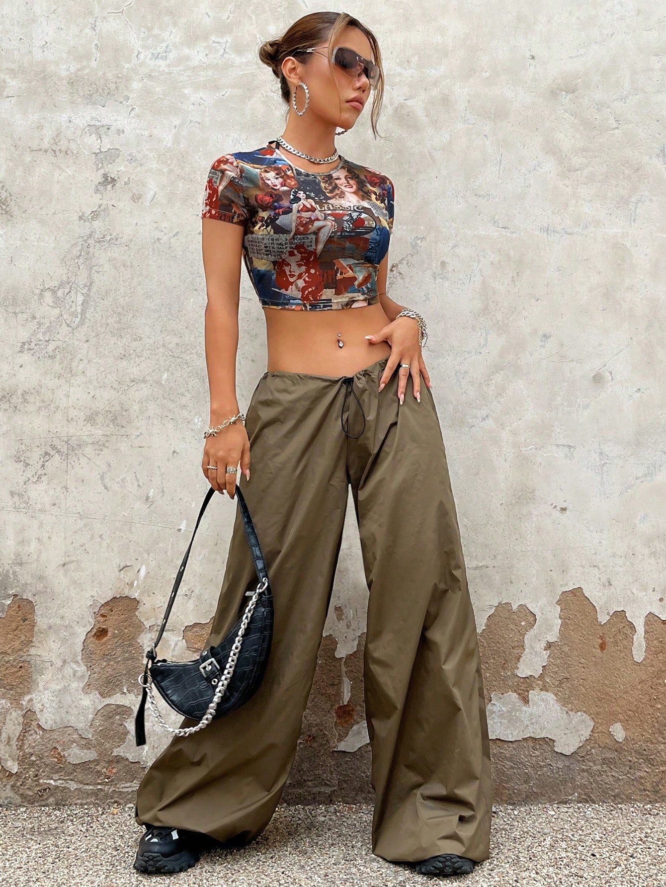 SHEIN X Doris Jocelyn SHEIN ICON Top con estampado de figura crop de malla