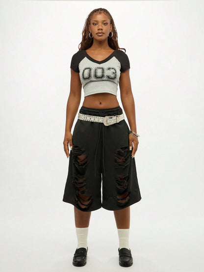 SUMWON WOMEN Camiseta corta de estilo universitario para bebé con estampado gráfico urbano de números, cuello en V, mangas raglán de contraste y manga corta básica para uso casual en verano