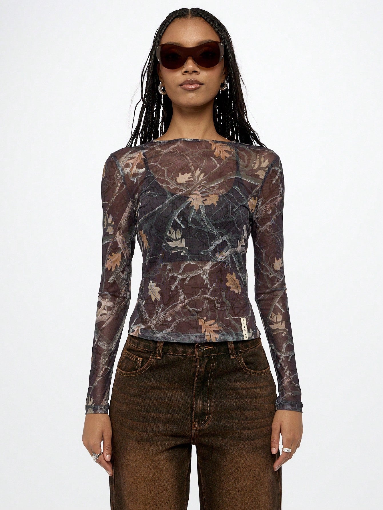 SUMWON WOMEN Capa base ajustada de manga larga con malla para la temporada de caza de otoño e invierno, con estampado de camuflaje para entornos naturales