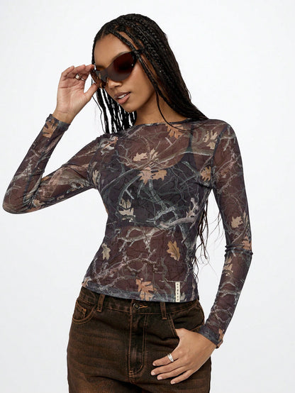 SUMWON WOMEN Capa base ajustada de manga larga con malla para la temporada de caza de otoño e invierno, con estampado de camuflaje para entornos naturales