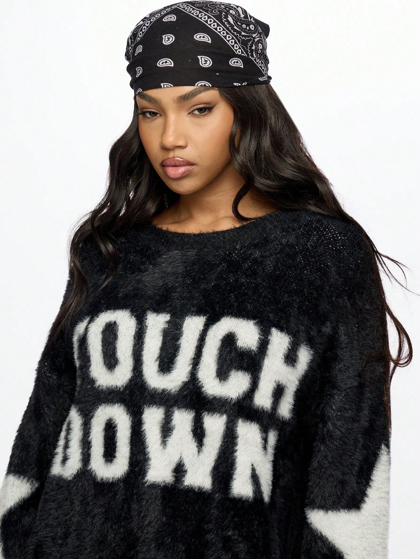 SUMWON WOMEN Sudadera de punto de invierno cálida y holgada, de estilo urbano casual, con manga larga, estampado de texto y fleece. Incluye pañuelo bandana
