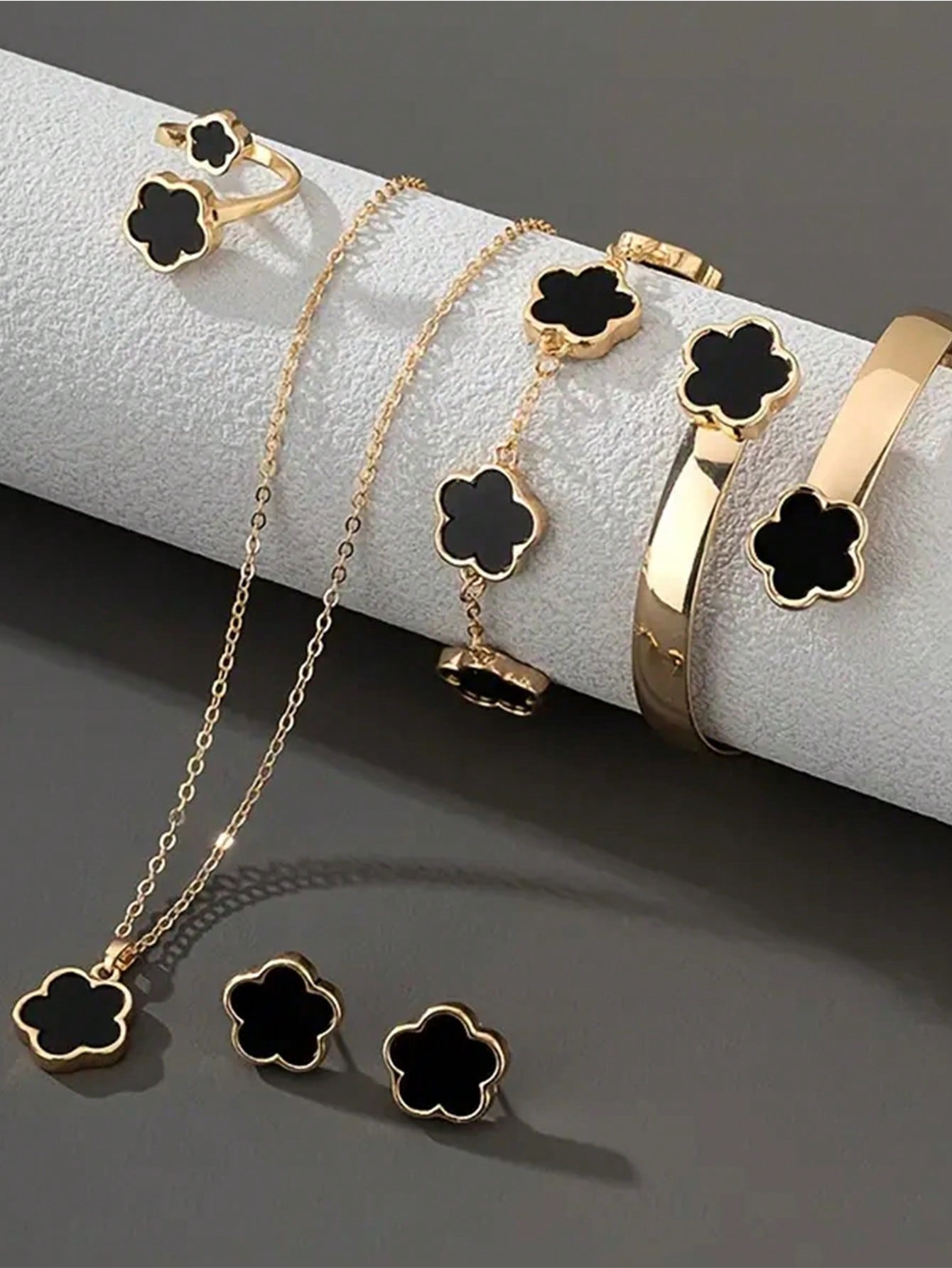 Set de 6 piezas de joyas con diseño floral de moda, incluye collar, pulsera, brazalete, anillo, aretes con diseño de flor de la suerte de aleación, regalo de moda para mujeres