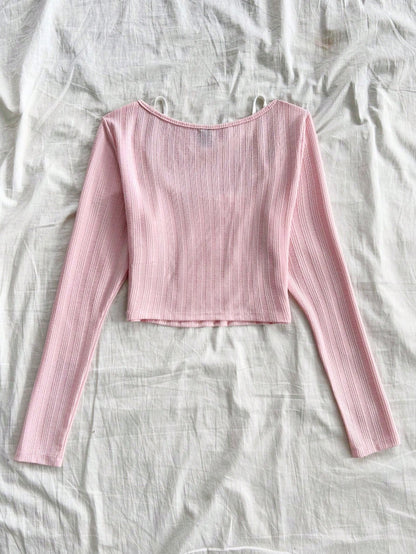 Soleia Camiseta de punto de manga larga con textura, cuello de pico y detalle de encaje simulado en capas, en color rosa de moda, para vacaciones de mujer