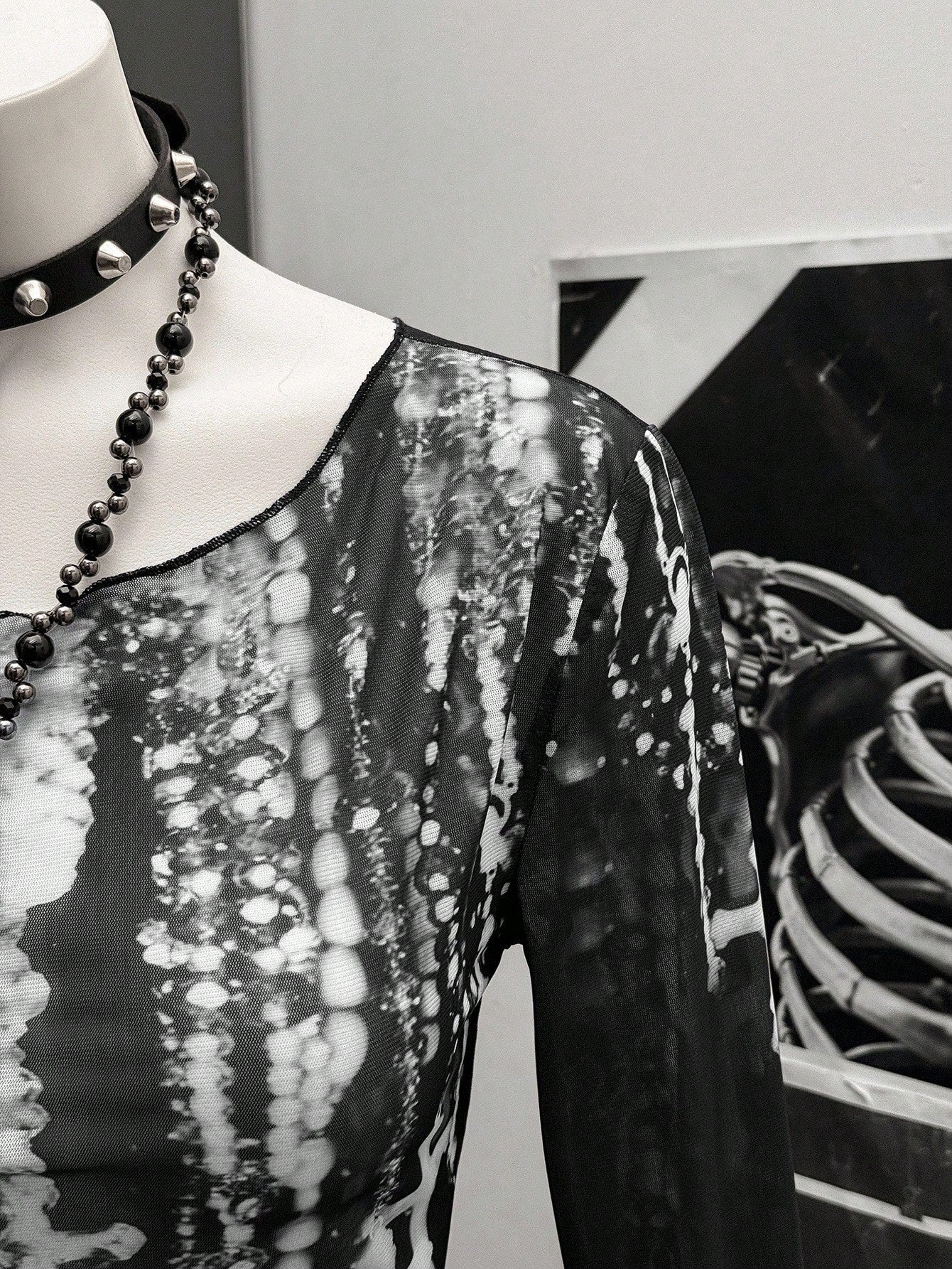 StreetHx Collar de perlas de malla negra para mujer, camiseta de manga larga casual con estilo punk rock y hombros descubiertos/oblicuos del estilo Y2K de los años 2000