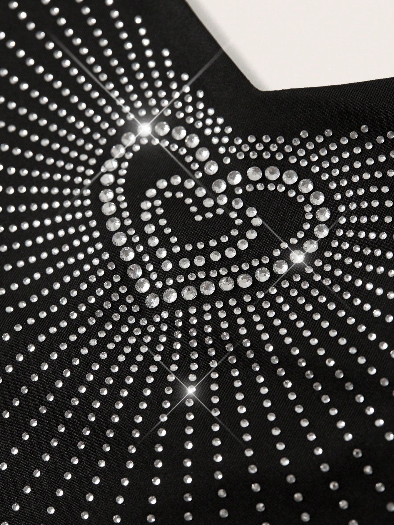 Sweetina Top de tirantes apretado con adornos de diamantes de imitación con forma de corazón para mujeres