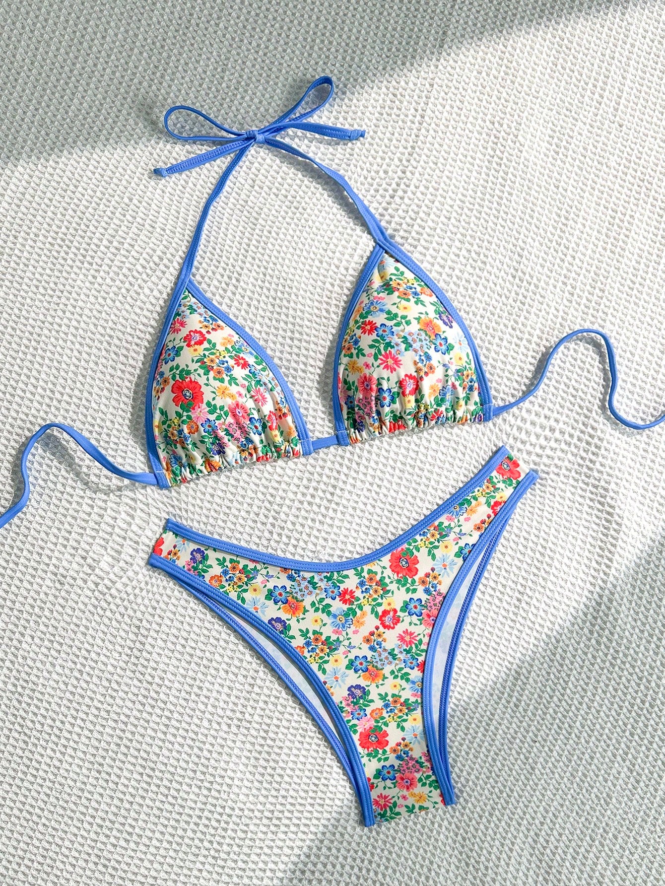 Sweetra Conjunto de bikini rosa con estampado floral diminuto para mujer