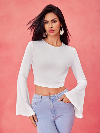 TWENTYONE Top casual blanco sólido con mangas acampanadas largas, ajustado y con espalda descubierta, para festival