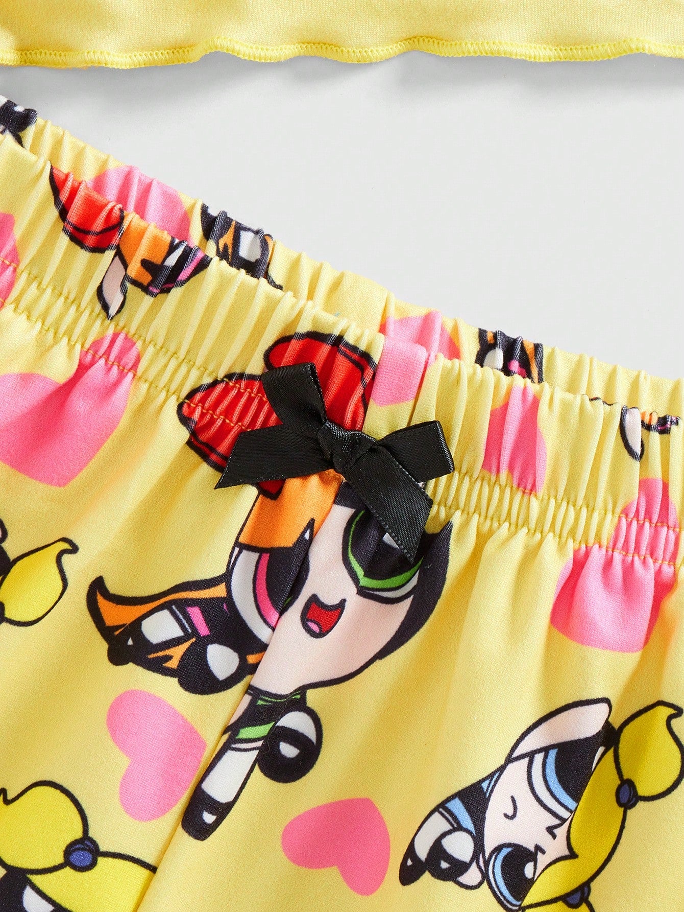 The Powerpuff Girls | ROMWE 2 piezas Conjunto de pijama con parte superior tipo camiseta con estampado de dibujos animados lindos y shorts con ribete de lechuga, para verano