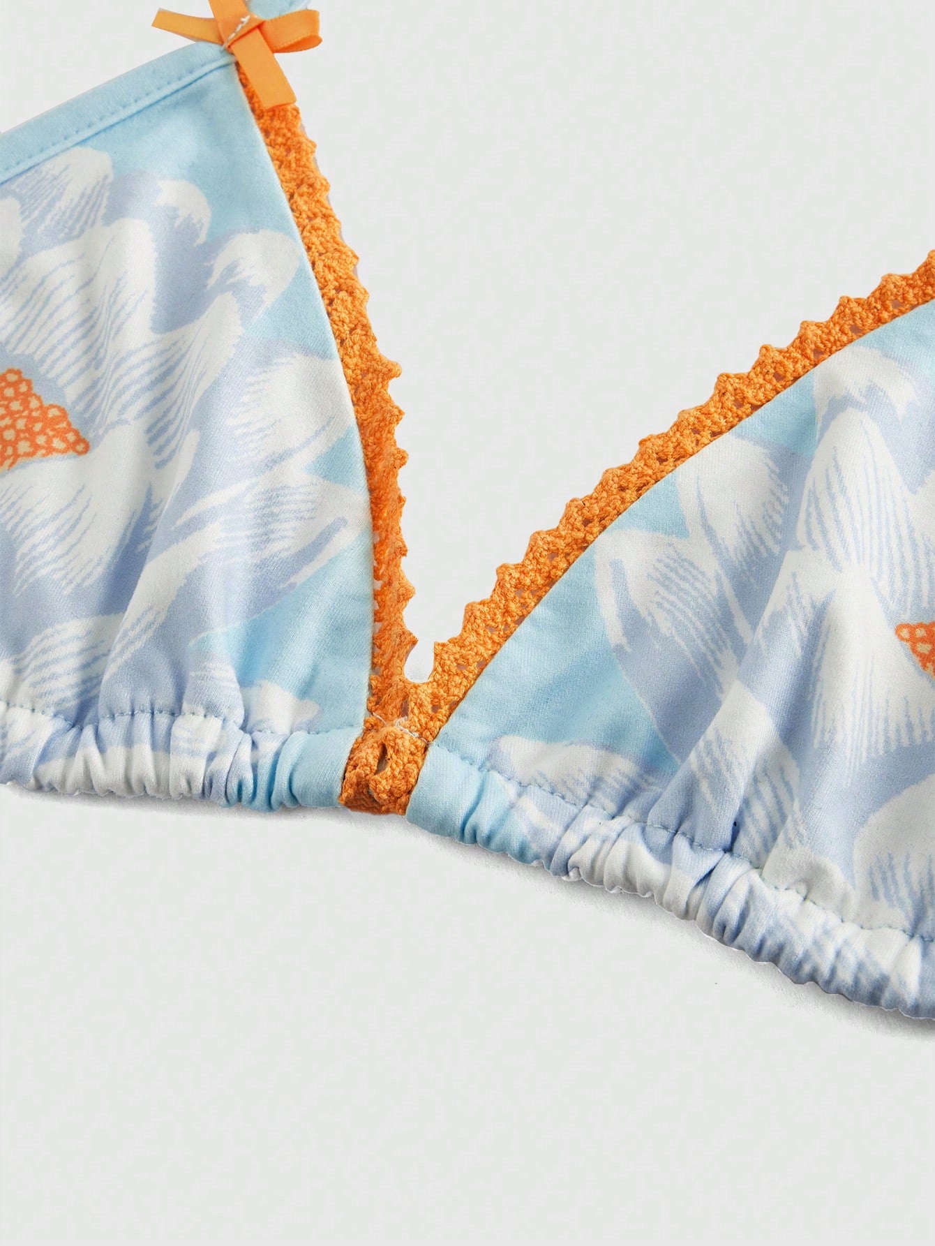 The White Lotus Parte superior halter sexy con espalda descubierta, adornada con encaje de contraste y estampado floral