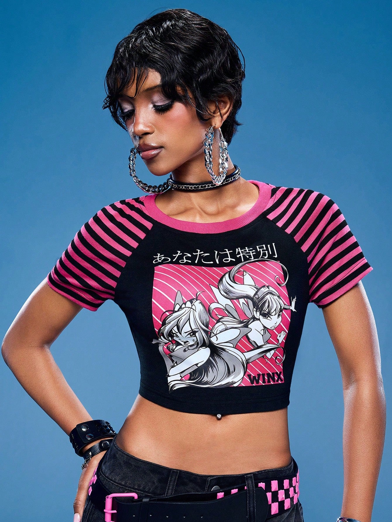 Winx Club X ROMWE Camiseta ajustada con mangas raglán a rayas, estampado de dibujos animados para mujer
